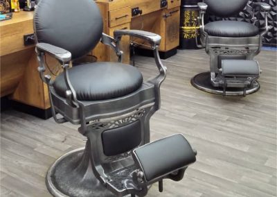 Réparation de meuble, fauteuil barbier coiffeur cuir