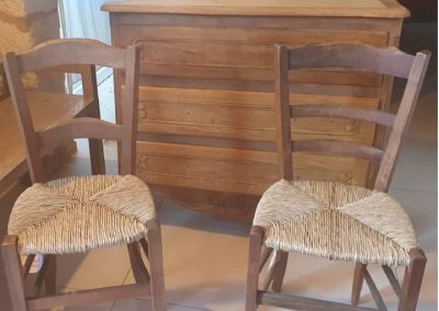 Réparation de meuble, chaise paillée