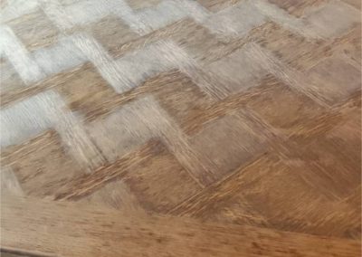 Réparation de meuble, restauration plateau table bois